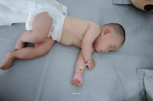 灵宝怀孕初期脑袋晕晕的